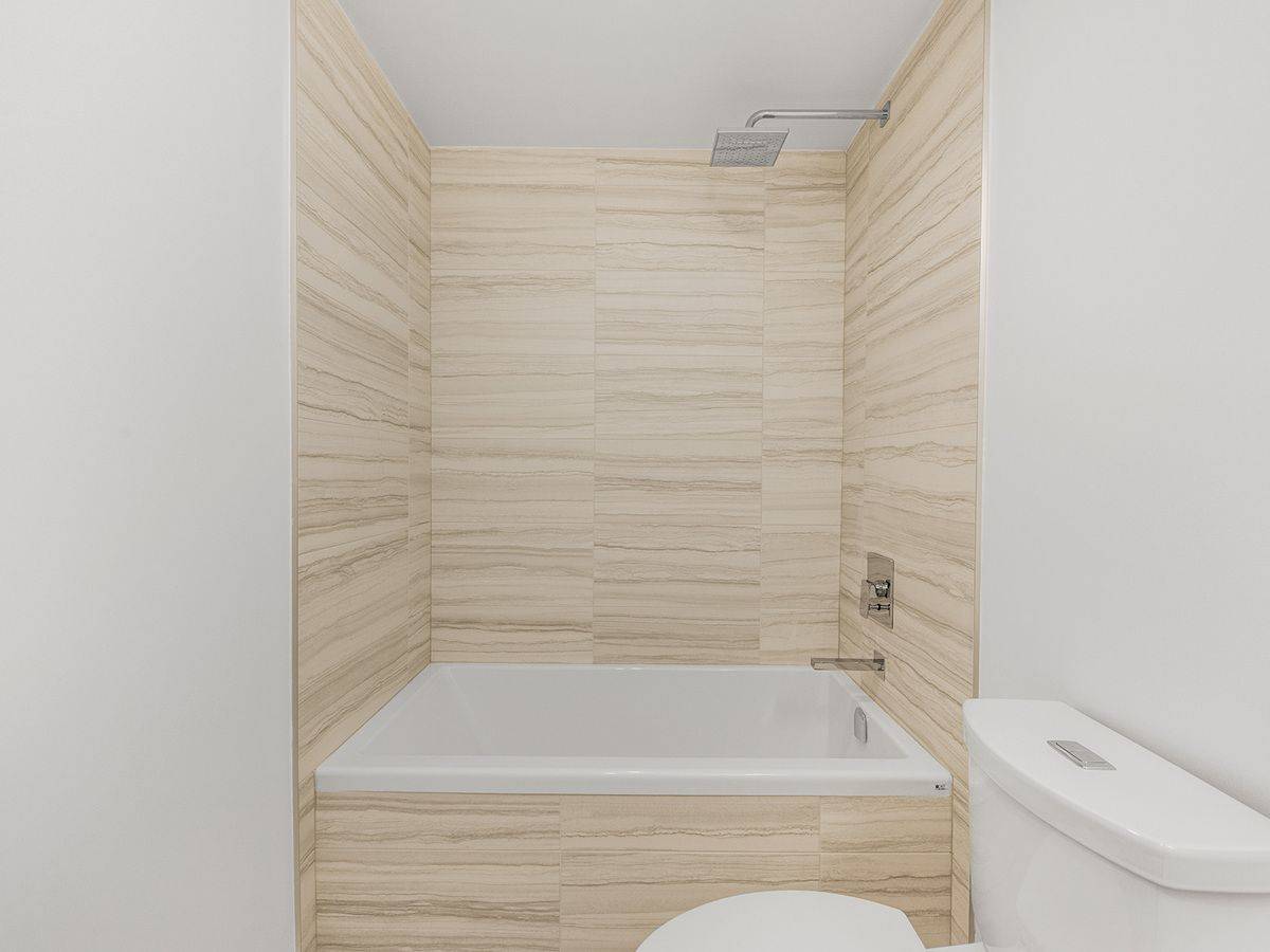 Toronto W08, ON M8X 2S4,160 Kingsway CRES #612