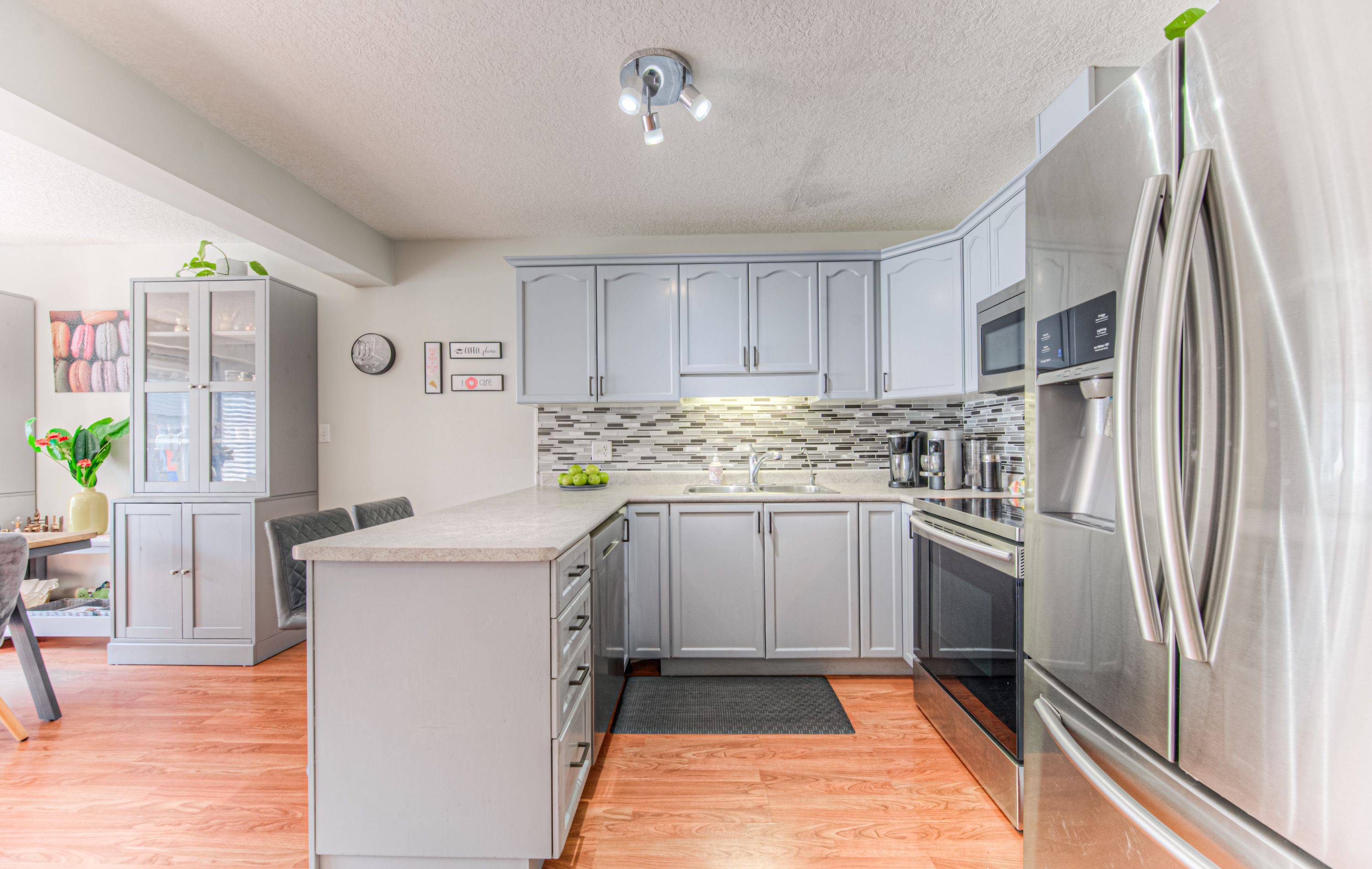 Kitchener, ON N2E 2K4,972 Strasburg RD #4