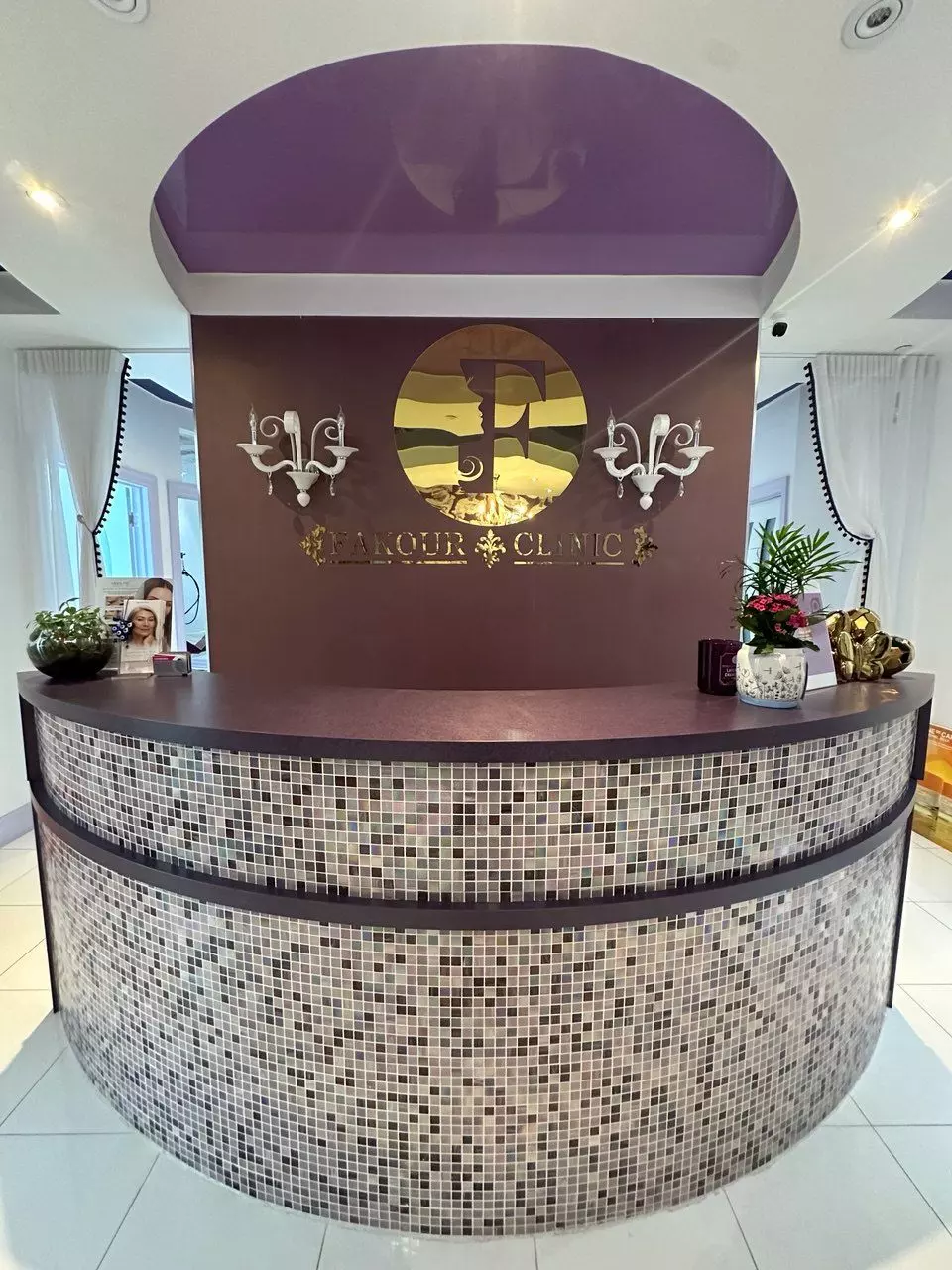 Richmond Hill, ON L4C 3B8,10376 Yonge ST #208 - ROOM 1