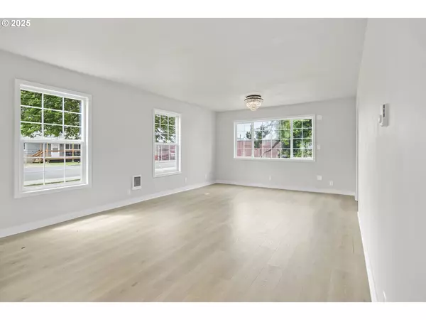 Newport, OR 97365,1061 NE AVERY ST