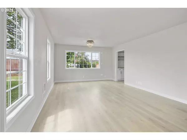 Newport, OR 97365,1061 NE AVERY ST