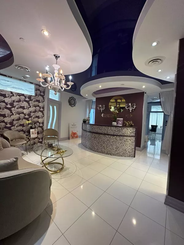 Richmond Hill, ON L4C 3B8,10376 Yonge ST #208 - ROOM 1