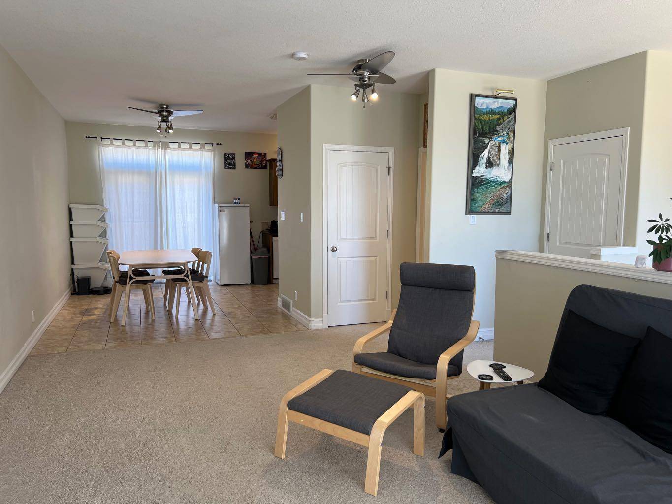 Lethbridge, AB T1K 0W1,762 Heritage BLVD W #36