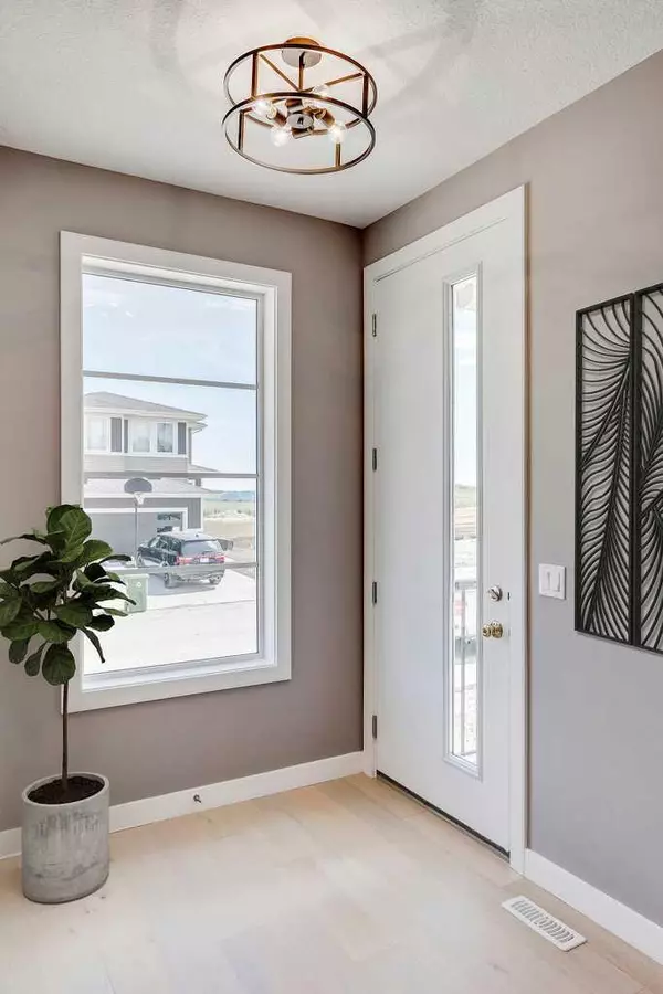 Cochrane, AB T4C 1Y3,92 Sundown CRES