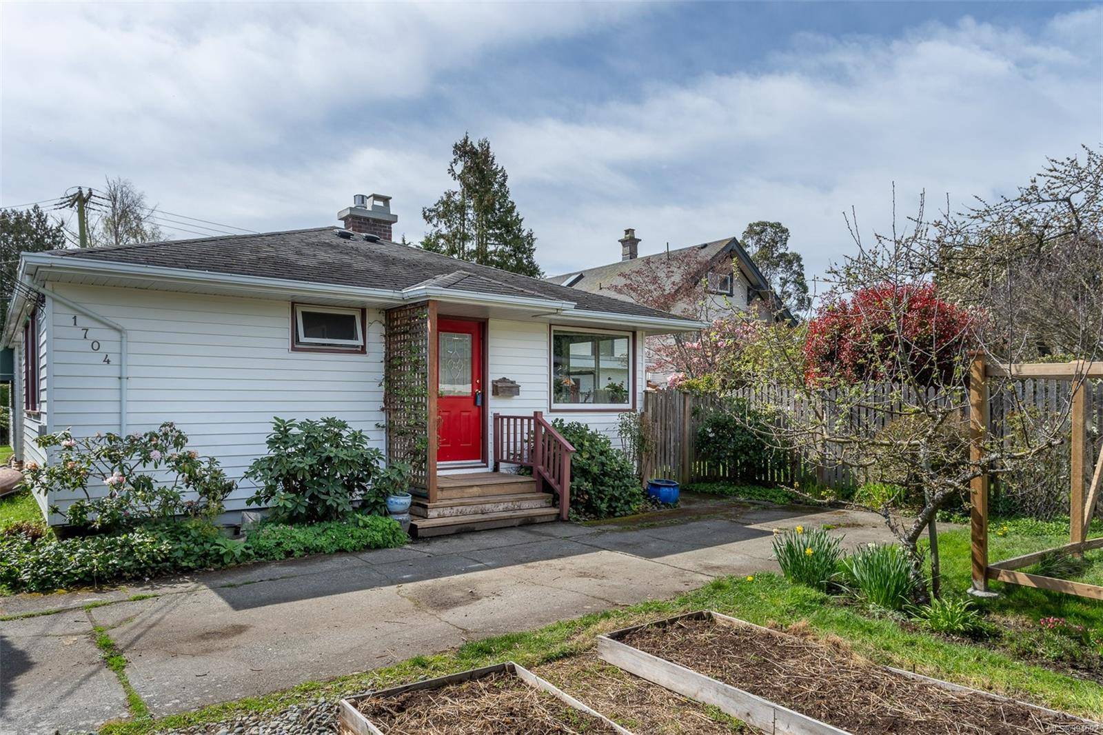 Victoria, BC V8R 5A4,1704 Foul Bay Rd