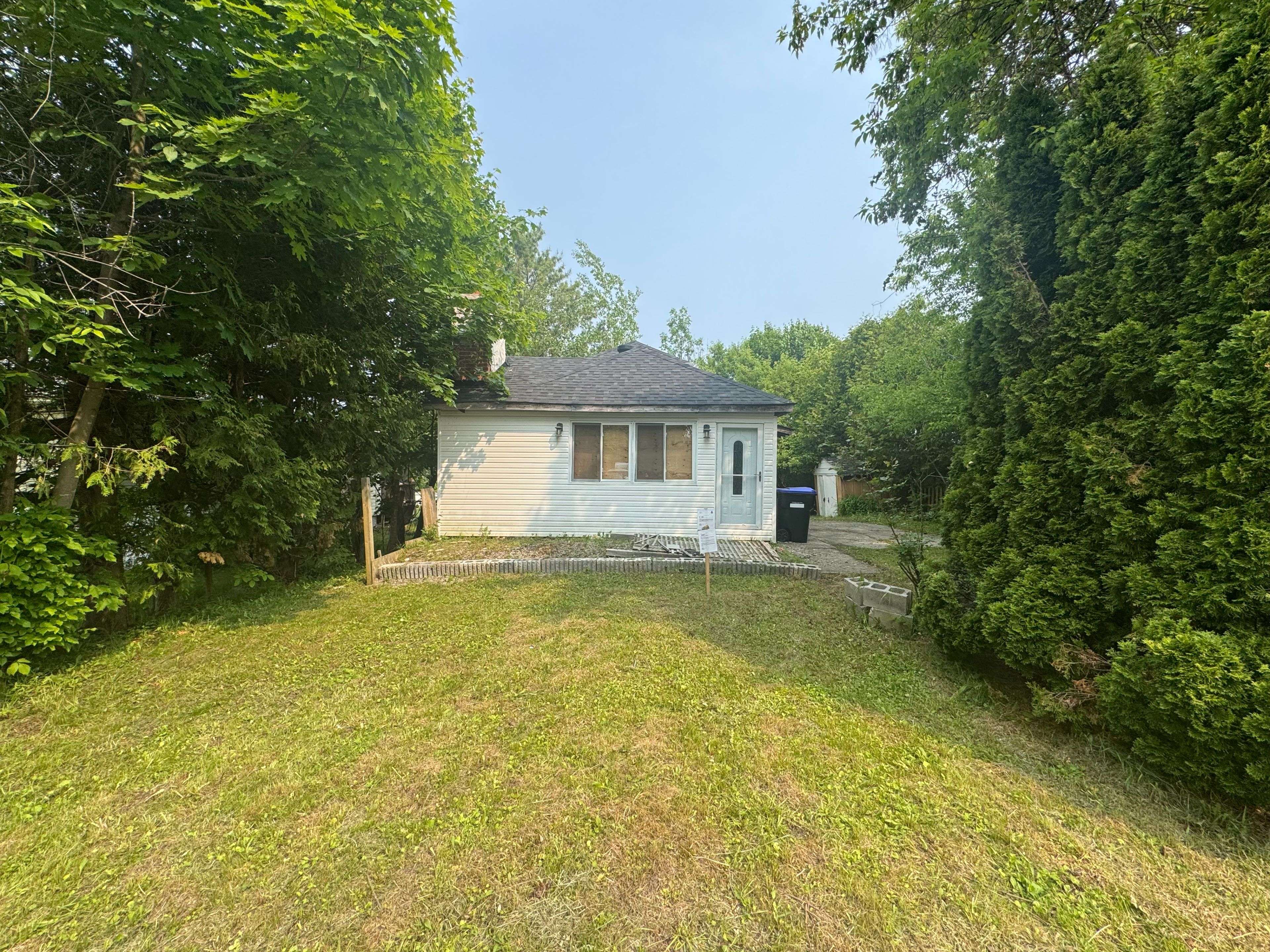 250 Kingfisher AVE, Tay, ON L0K 1R0