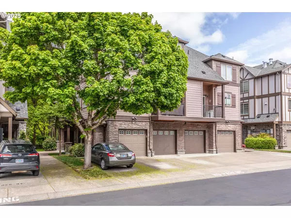 8109 NE ROCKNE WAY, Hillsboro, OR 97006