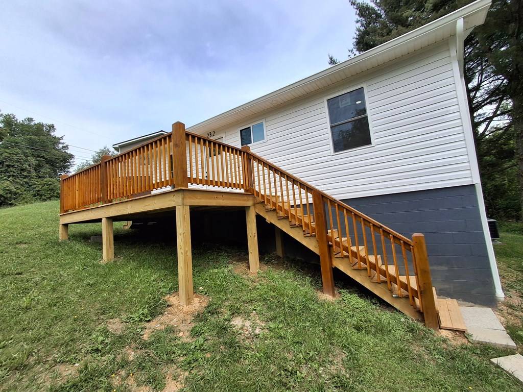 Chilhowie, VA 24319,232 Overlook Dr