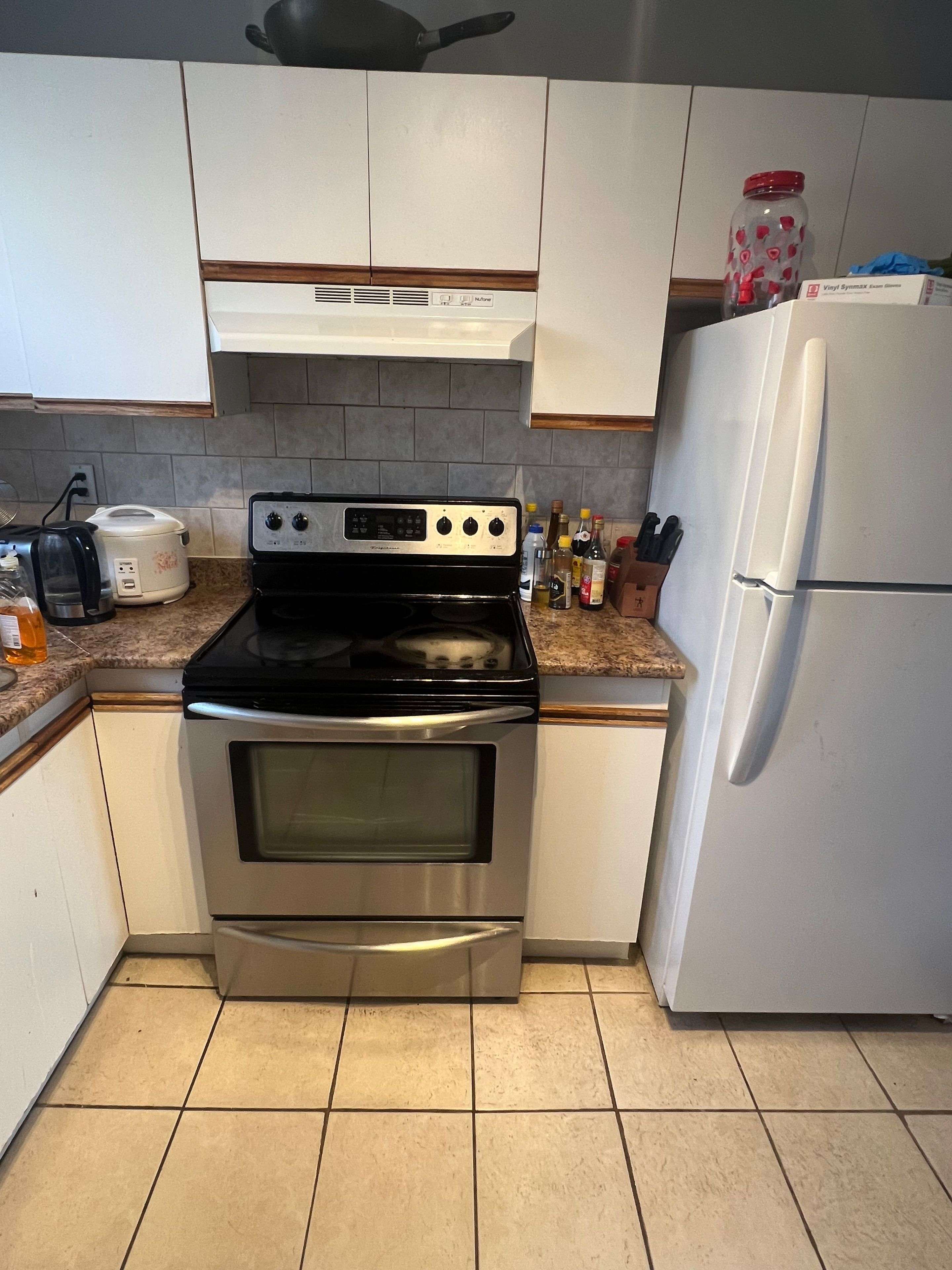 Toronto C15, ON M2J 3C8,69 Godstone RD #121