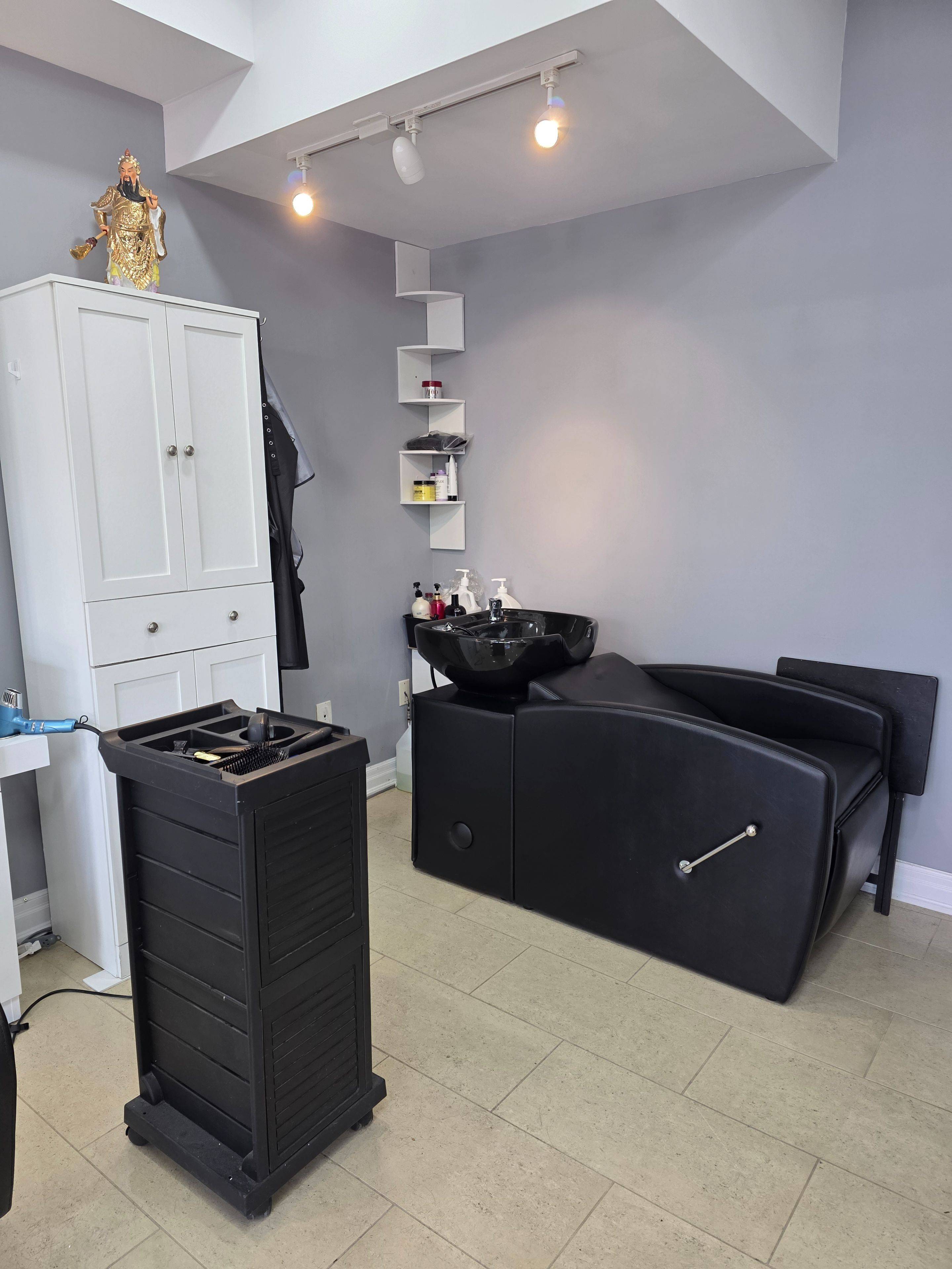 Mississauga, ON L5G 4T9,177 Lakeshore RD E