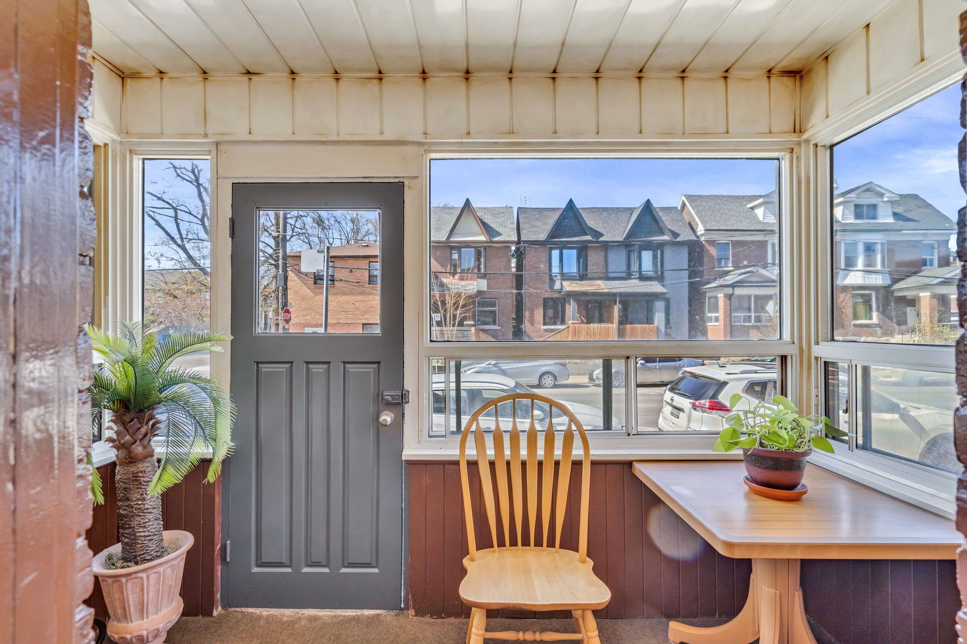 Toronto W02, ON M6H 1W5,63 Hallam ST