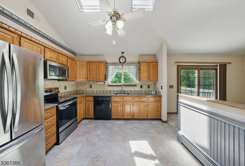 Franklin Boro, NJ 07416,28 Fox Hill Dr