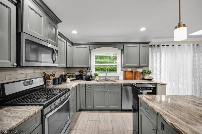 Newton Town, NJ 07860,64 Pine St