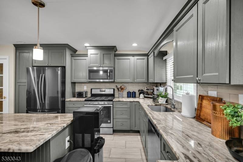 Newton Town, NJ 07860,64 Pine St
