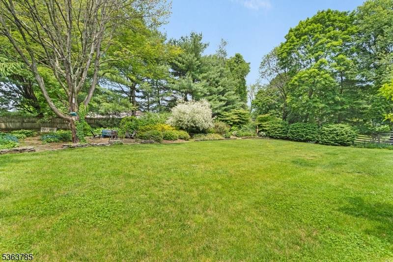 Washington Twp., NJ 07853,28 Douglas Dr