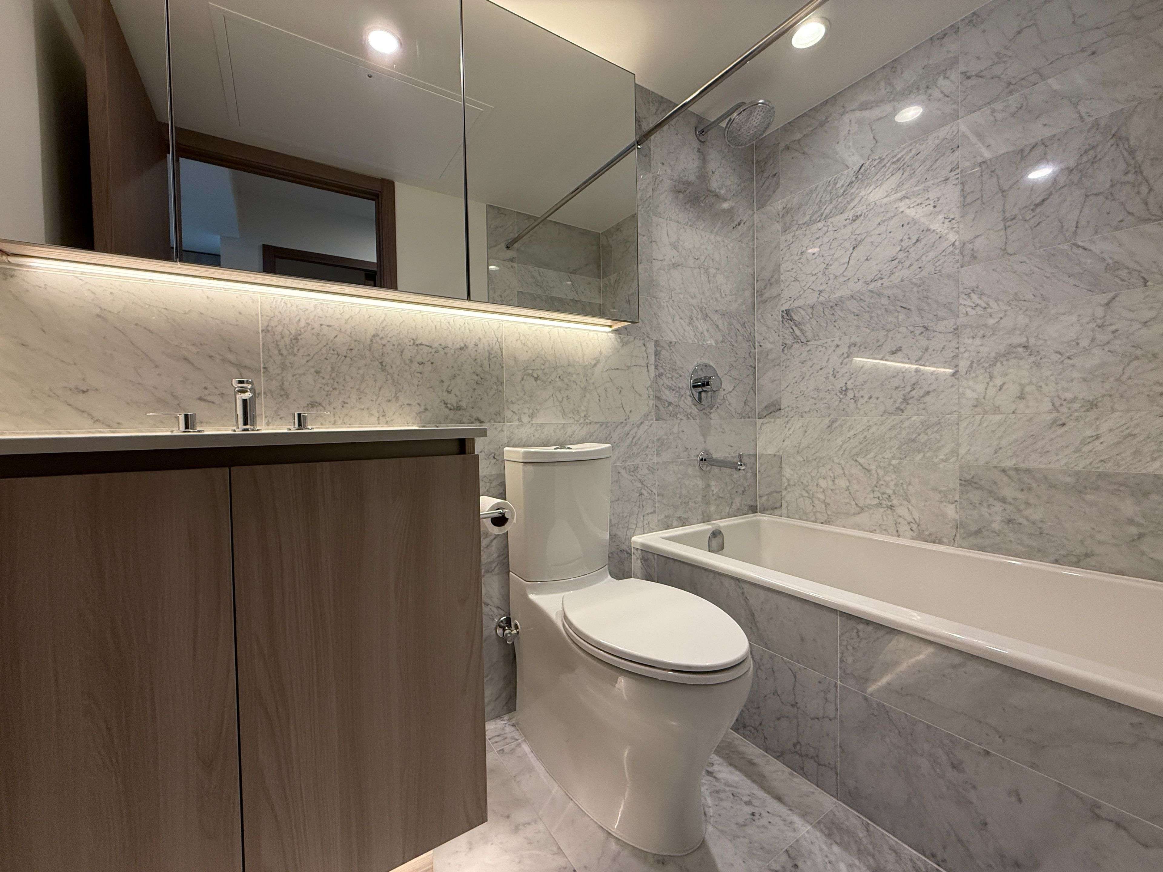 Toronto C01, ON M5V 0N2,19 Bathurst ST #1010