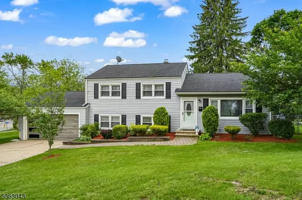 64 Pine St, Newton Town, NJ 07860