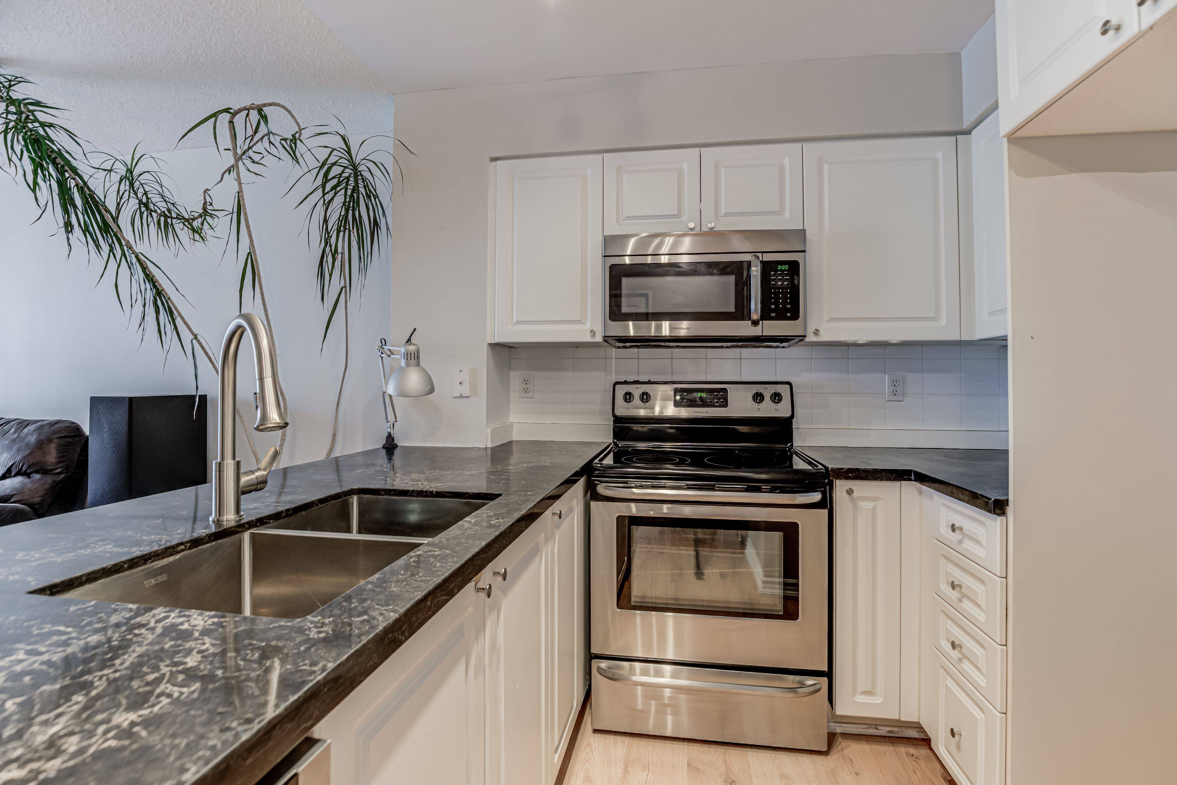 Toronto C10, ON M4S 1A7,195 Merton ST #511