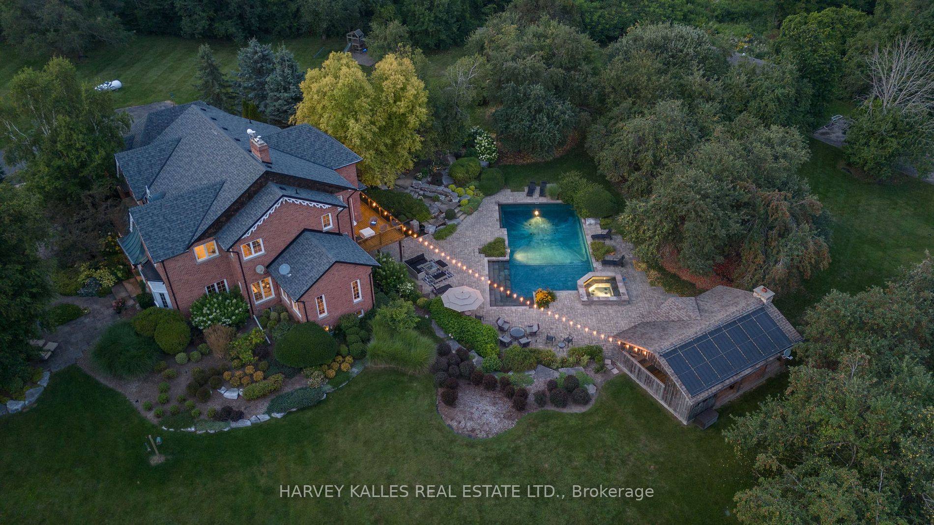 Caledon, ON L7C 0B4,3 Rutland Hill CT