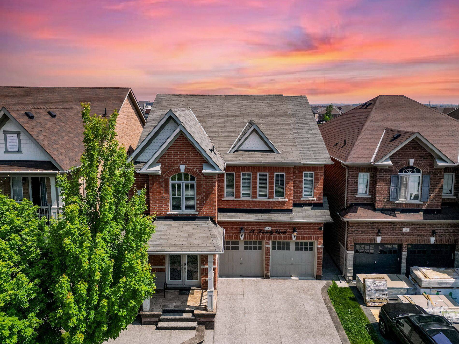18 Divinity CIR, Brampton, ON L7A 3Y4