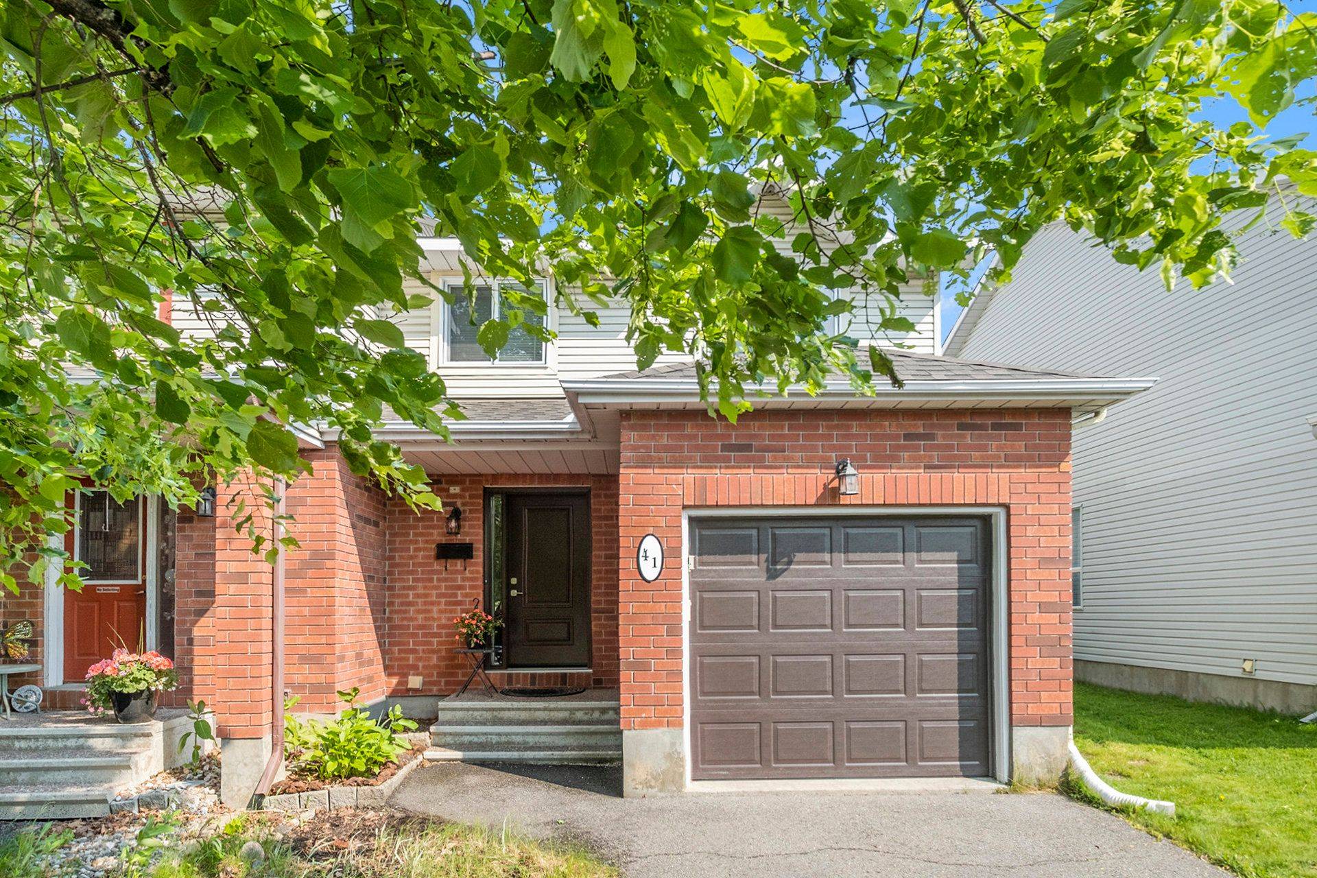 Barrhaven, ON K2J 4K4,41 Sedona ST