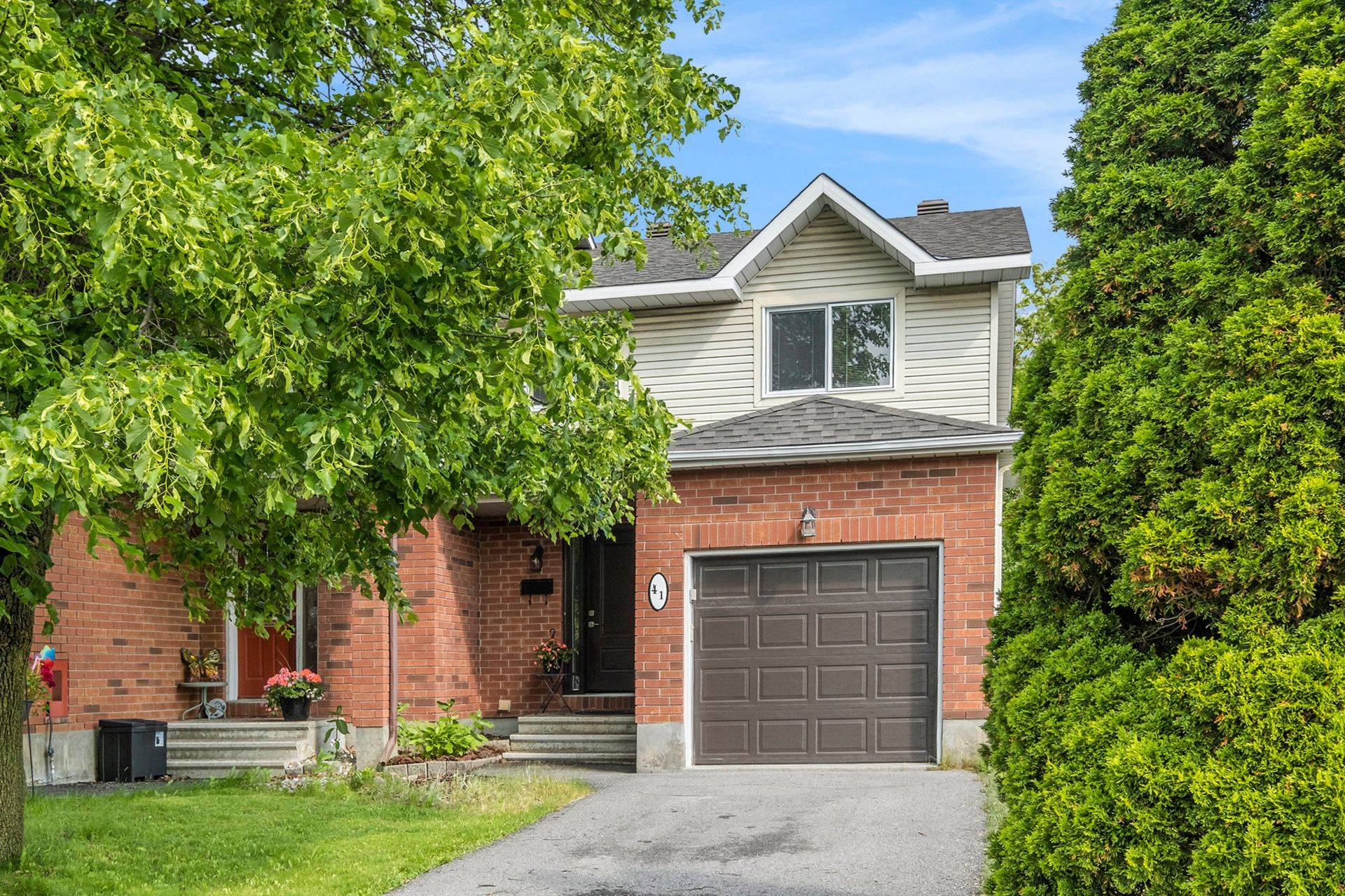41 Sedona ST, Barrhaven, ON K2J 4K4