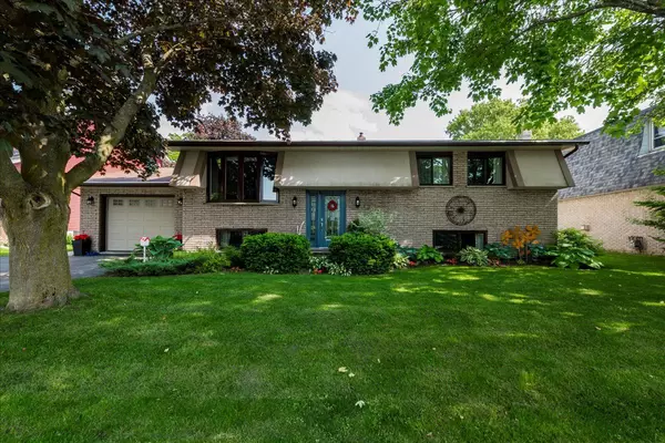 17 Glenview AVE, Springwater, ON L0L 1P0
