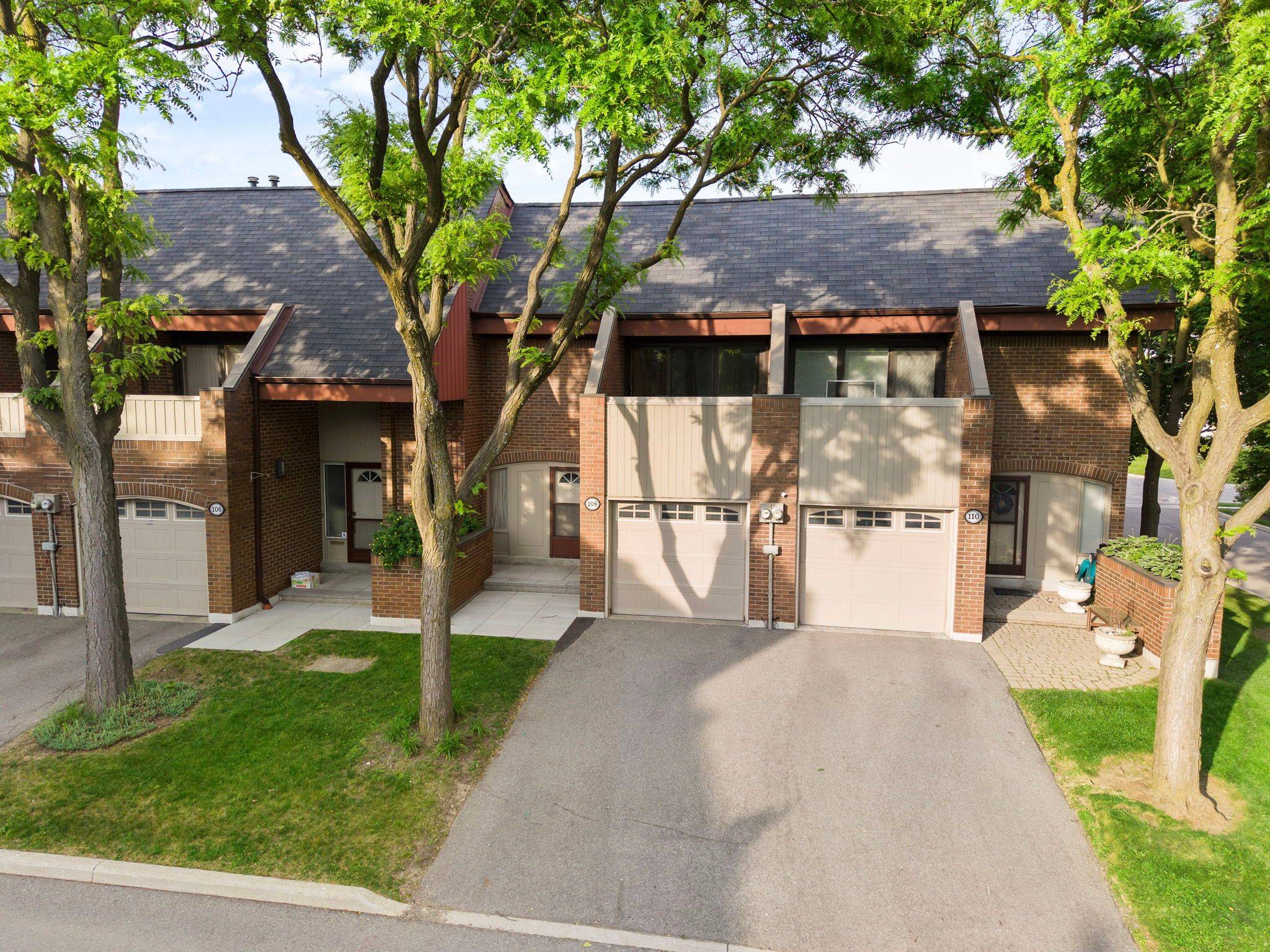 108 Flaming Rose WAY, Toronto C14, ON M2N 5W8