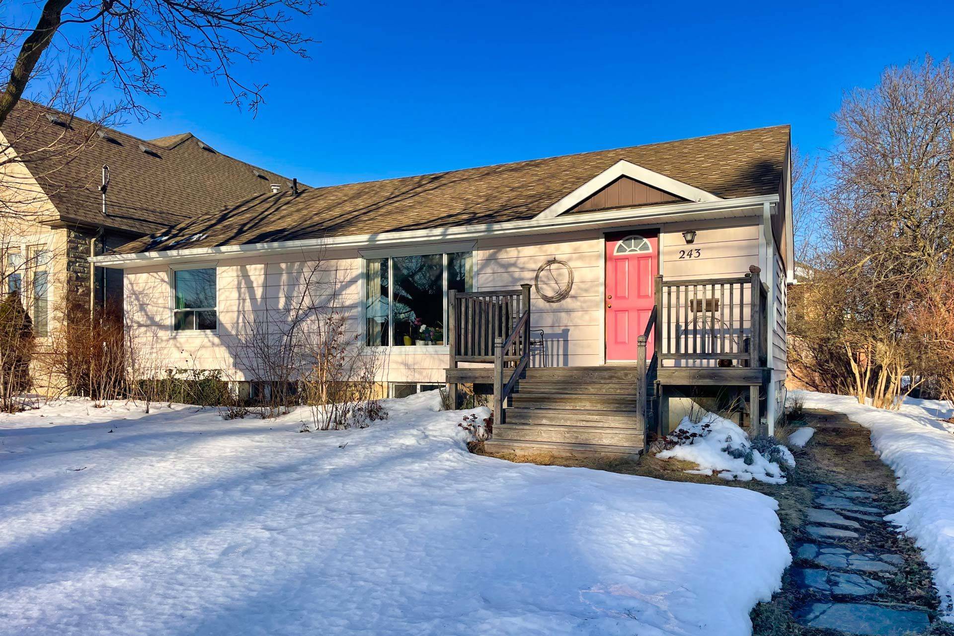 243 Ruggles AVE, Richmond Hill, ON L4C 1Y6