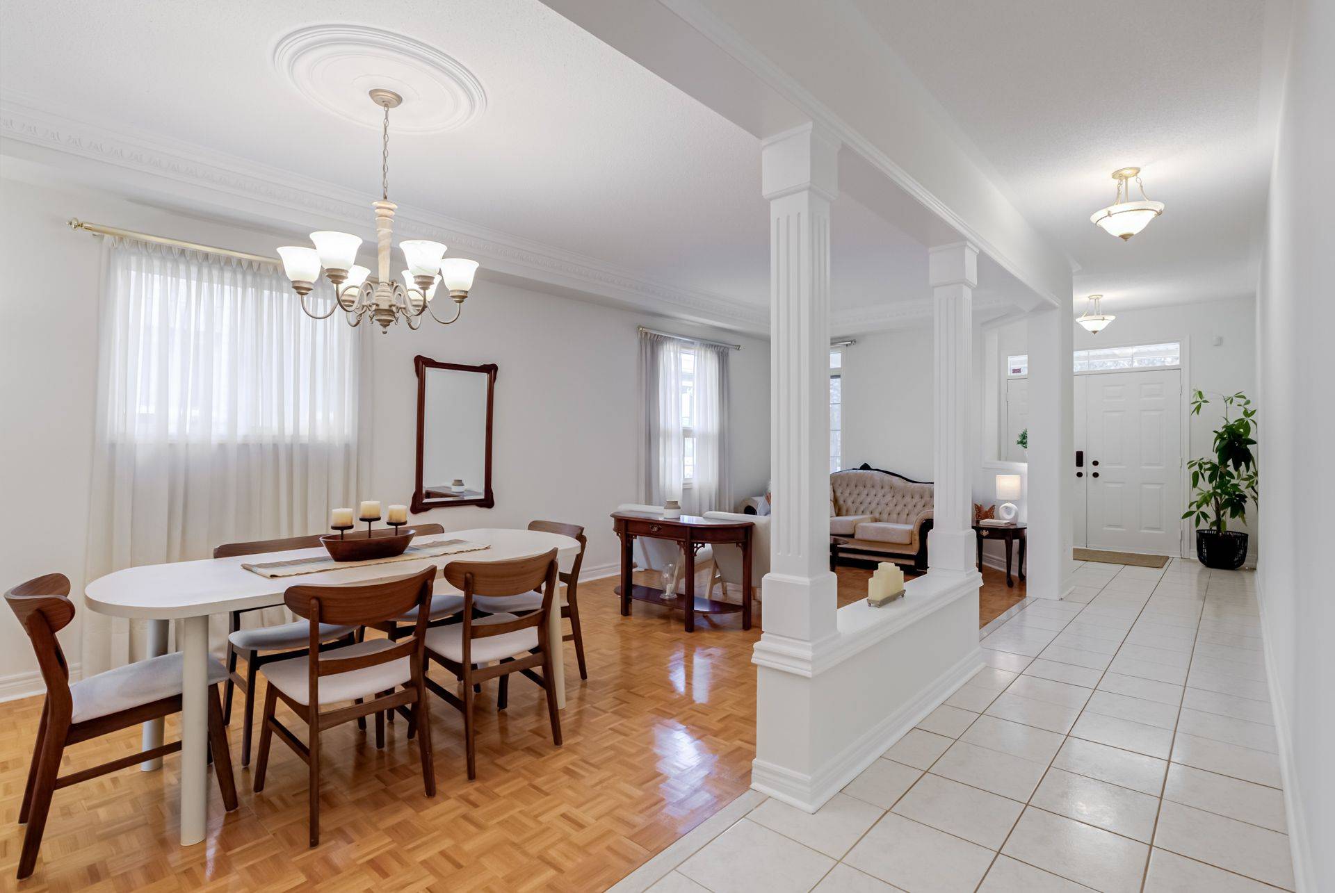 Markham, ON L3R 4R5,207 Valentina DR