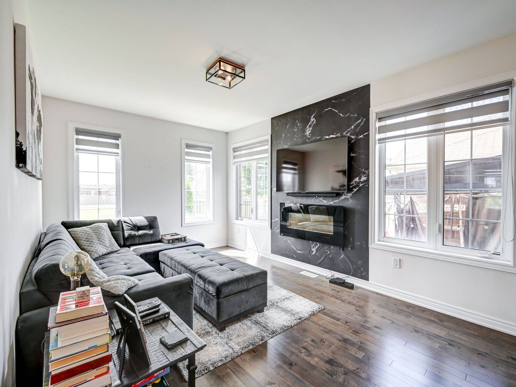 Vaughan, ON L4H 4H4,302 Barons ST