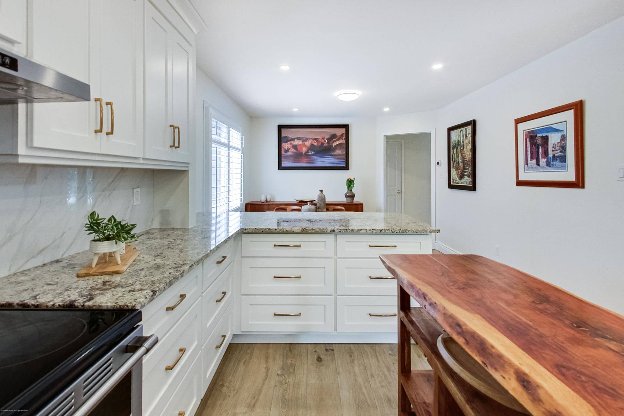 Newmarket, ON L3Y 7Z8,393 Vanden Bergh BLVD