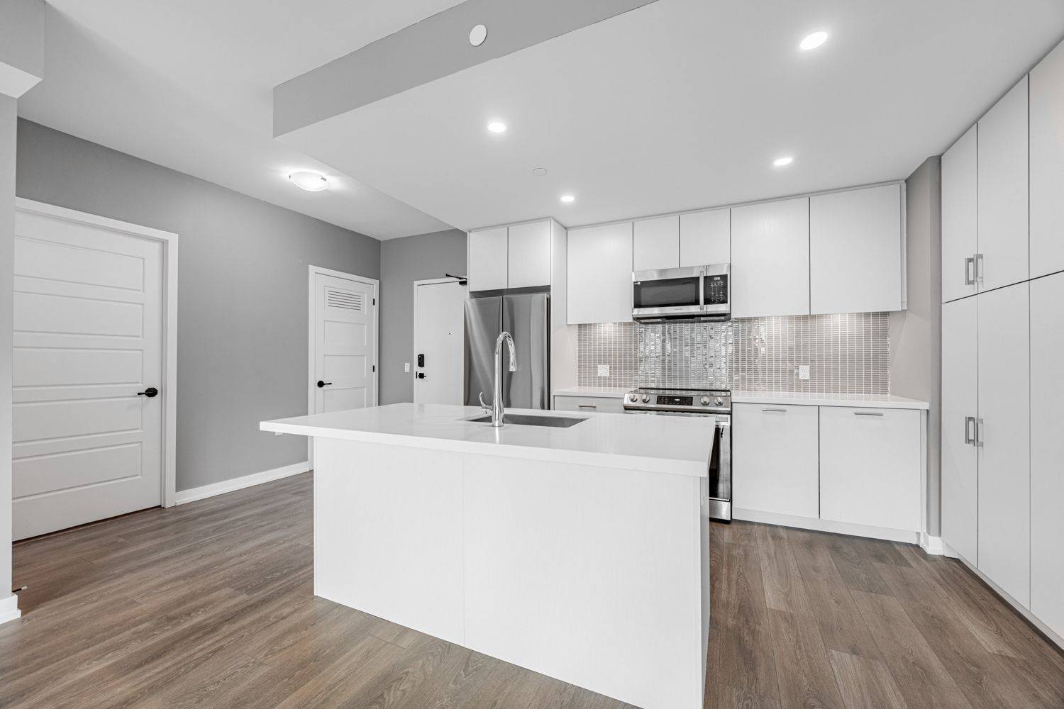 Innisfil, ON L9S 0N9,415 Sea Ray AVE #233
