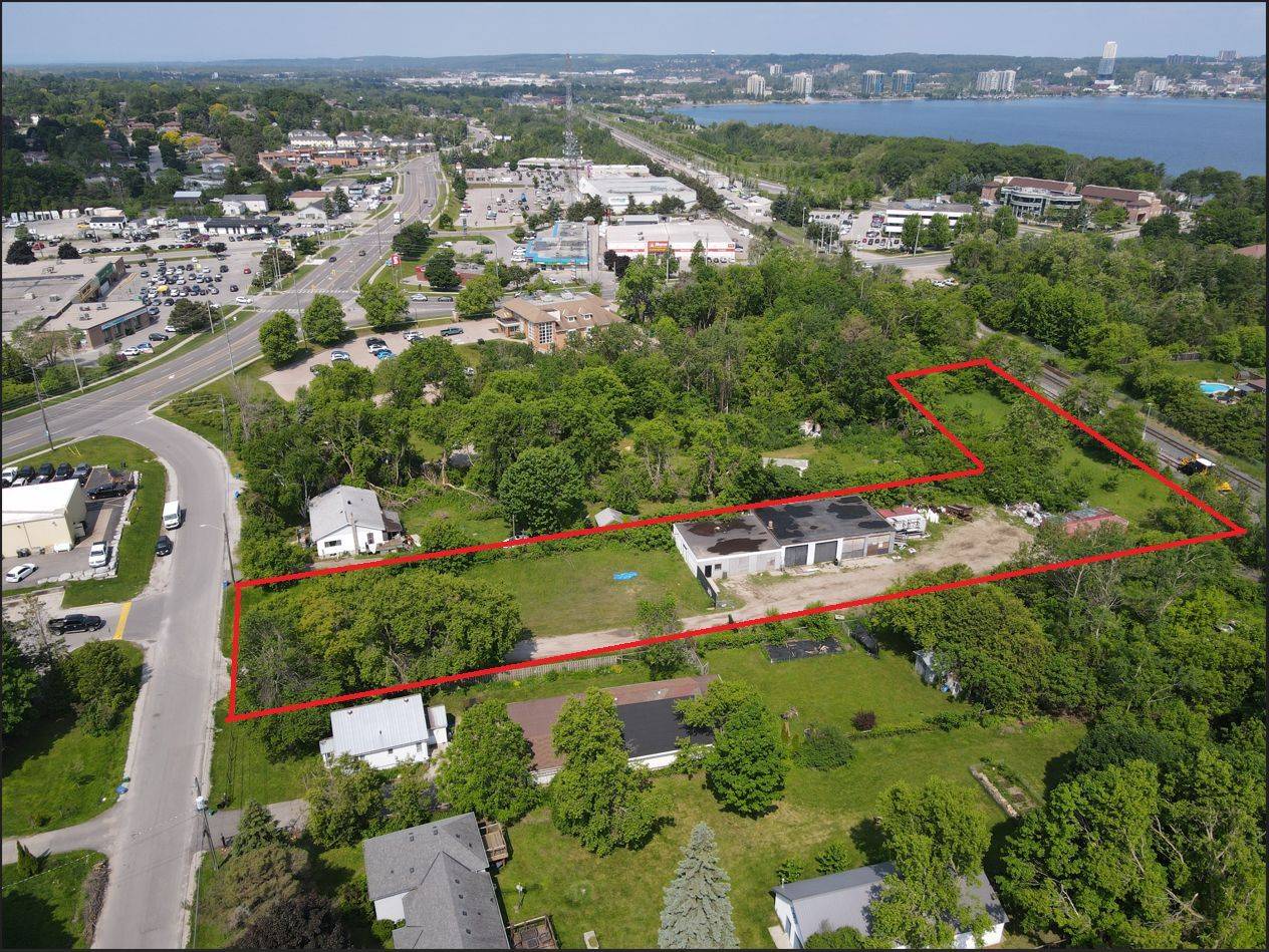 Barrie, ON L4N 3X8,206 Foster DR