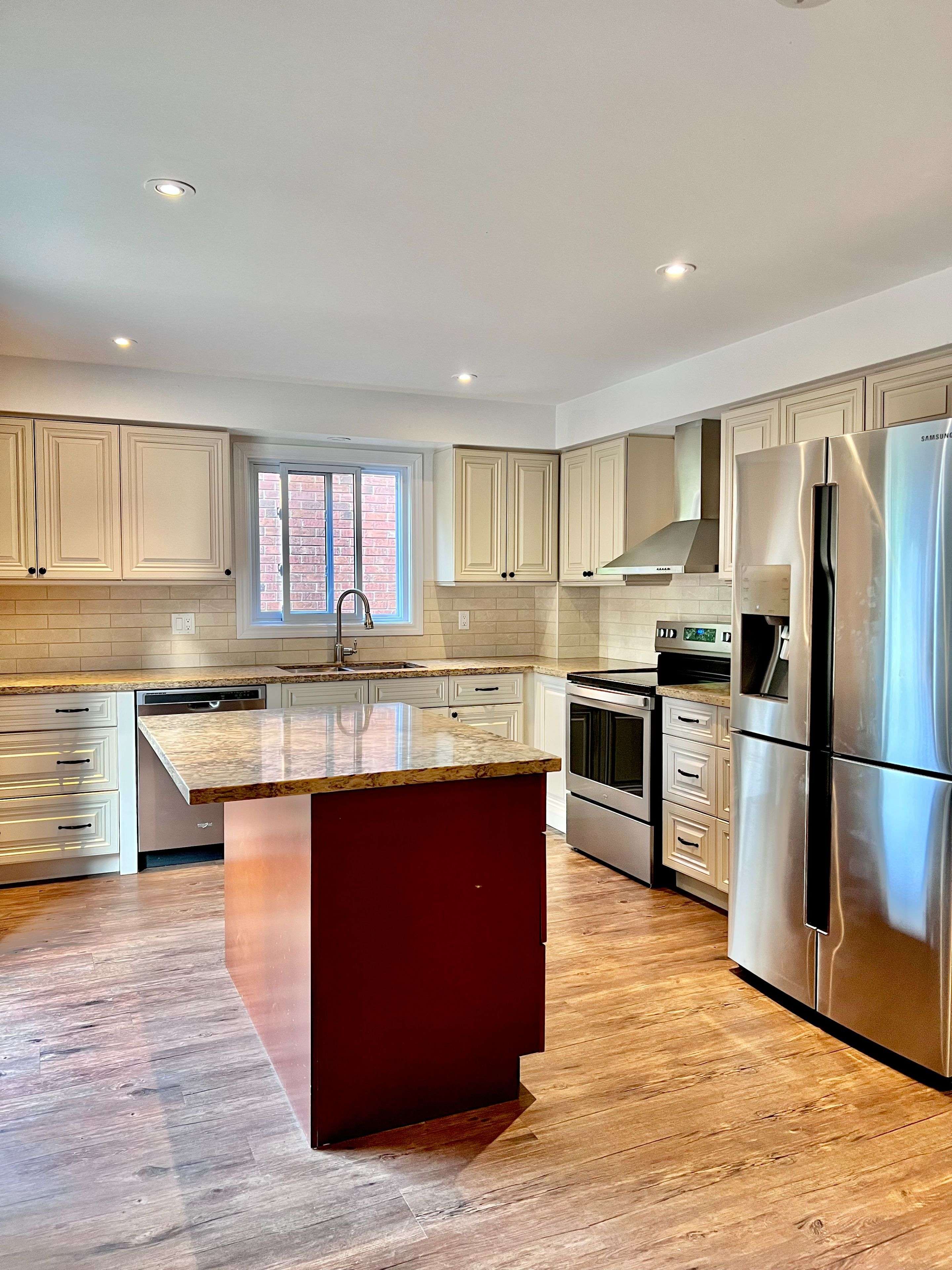 Barrie, ON L4N 6H6,71 Trillium CRES