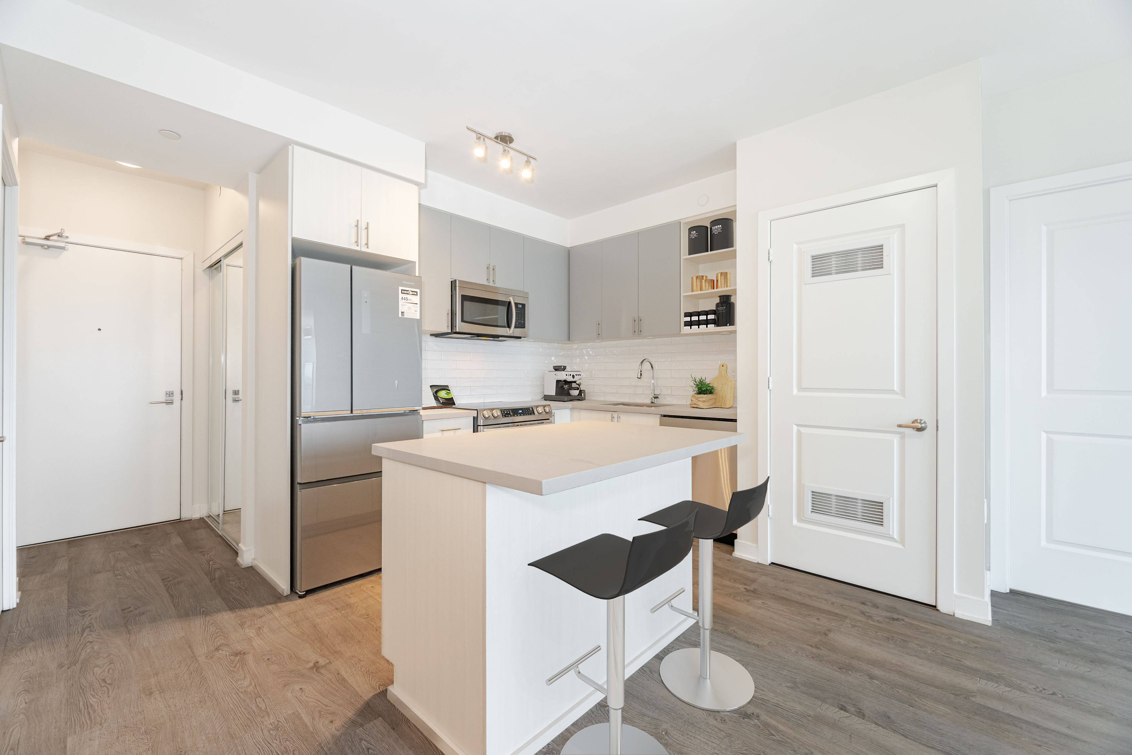 Mississauga, ON L5M 2E3,4677 Glen Erin DR #801