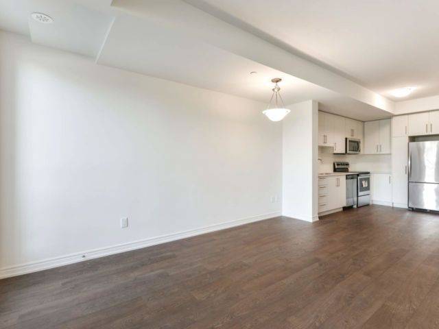 Oakville, ON L6H 7H2,2205 Lillykin ST #4