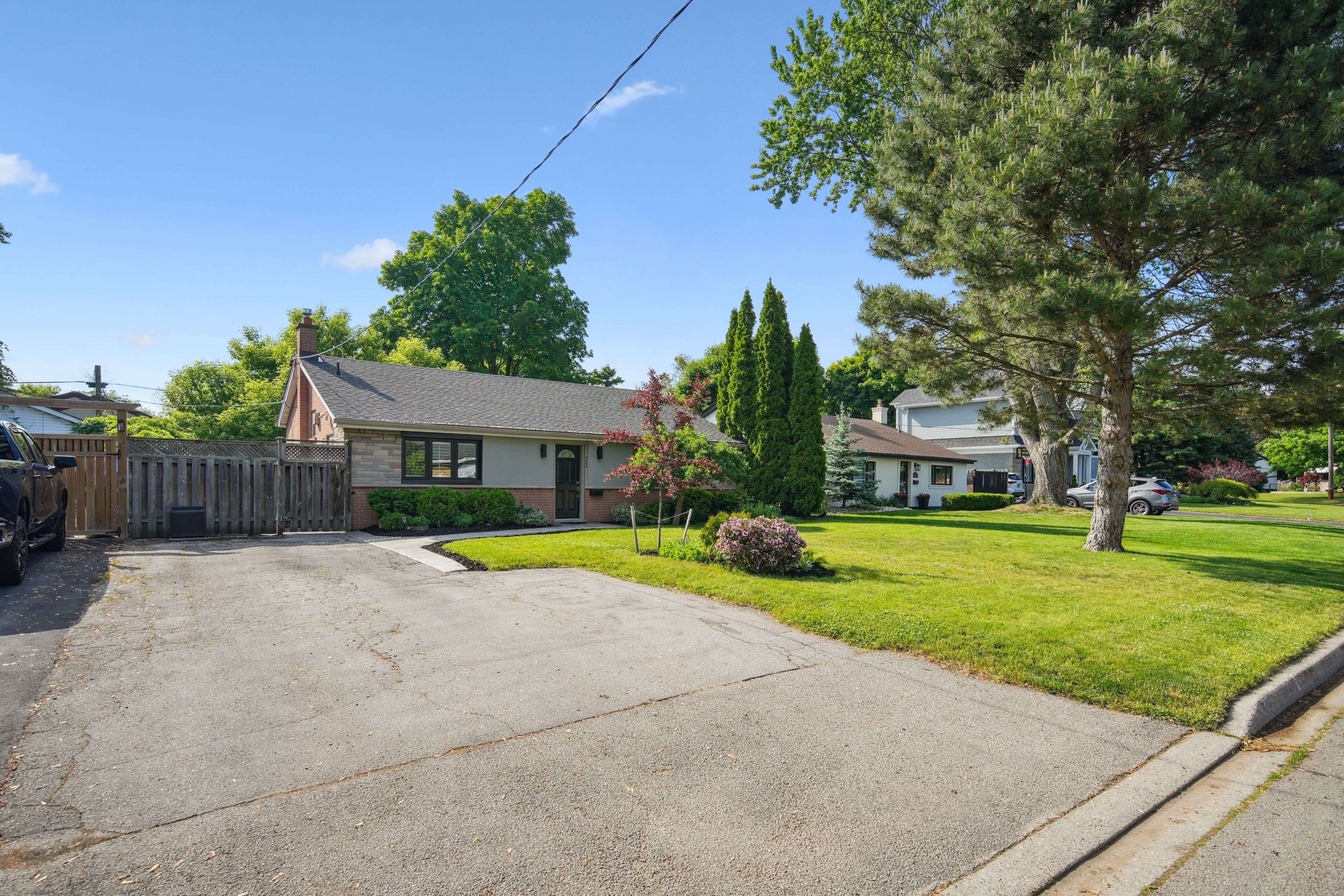 Burlington, ON L7L 3C4,5455 Randolph CRES