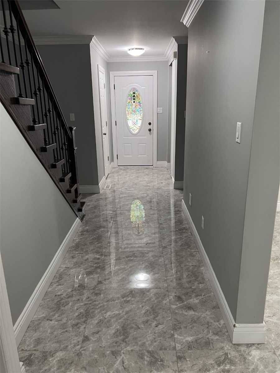 Oakville, ON L6H 5L6,1157 Avondale DR
