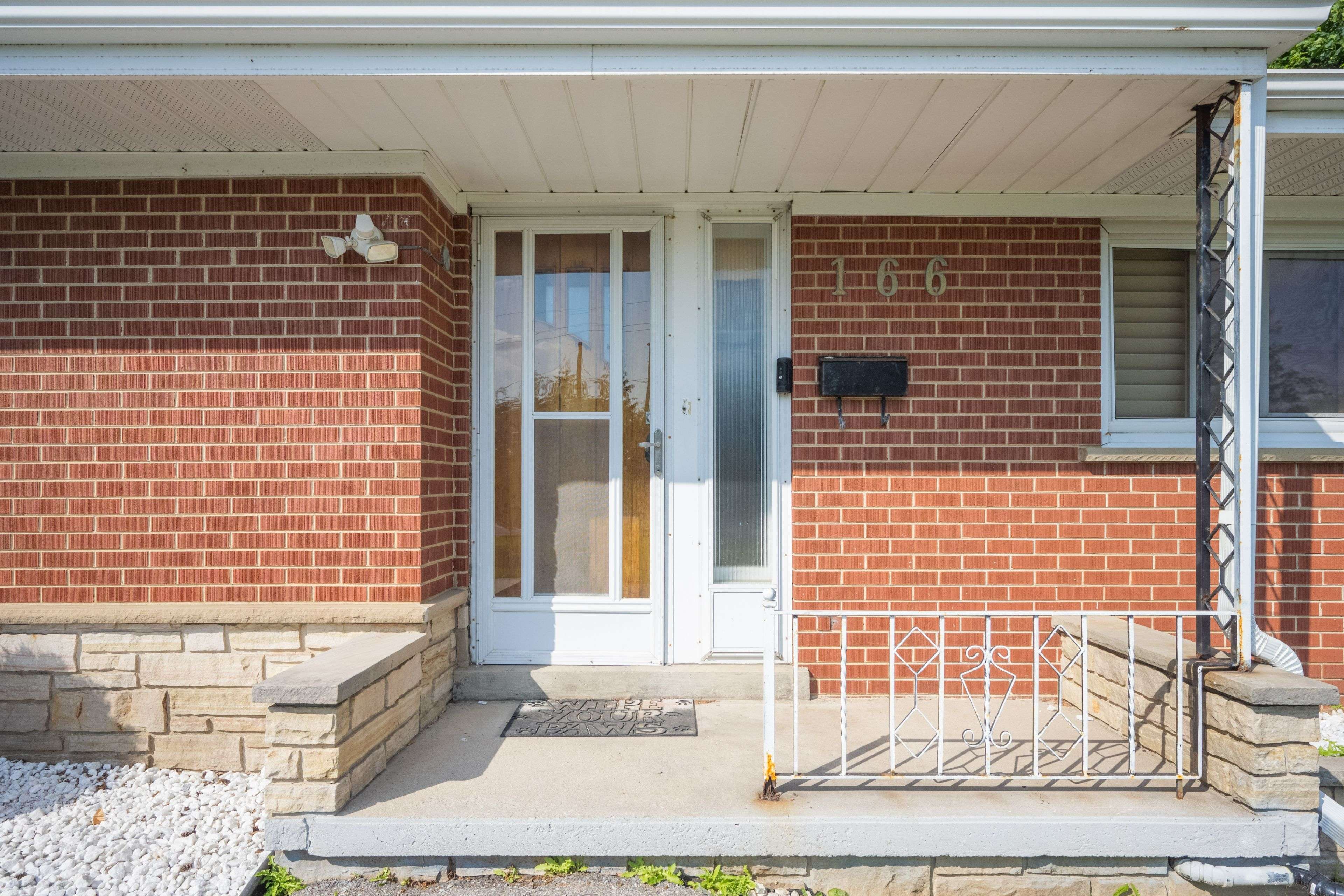 Brampton, ON L6Y 3A4,166 Mclaughlin RD S