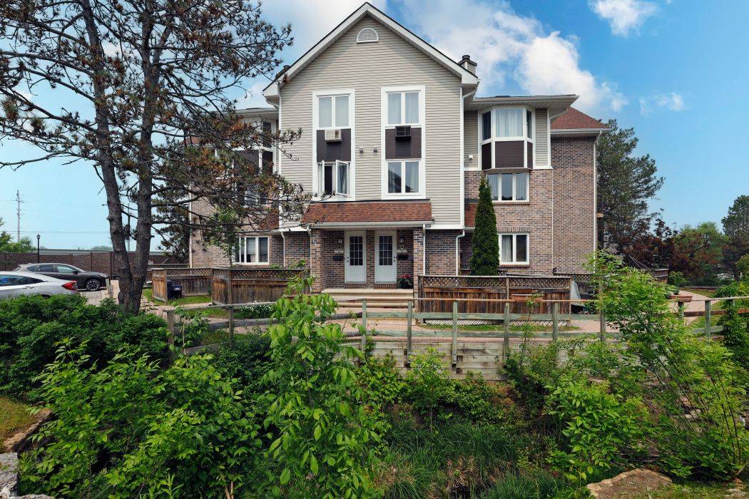 Bells Corners And South To Fallowfield, ON K2H 9M2,3 Stonebank CRES #8