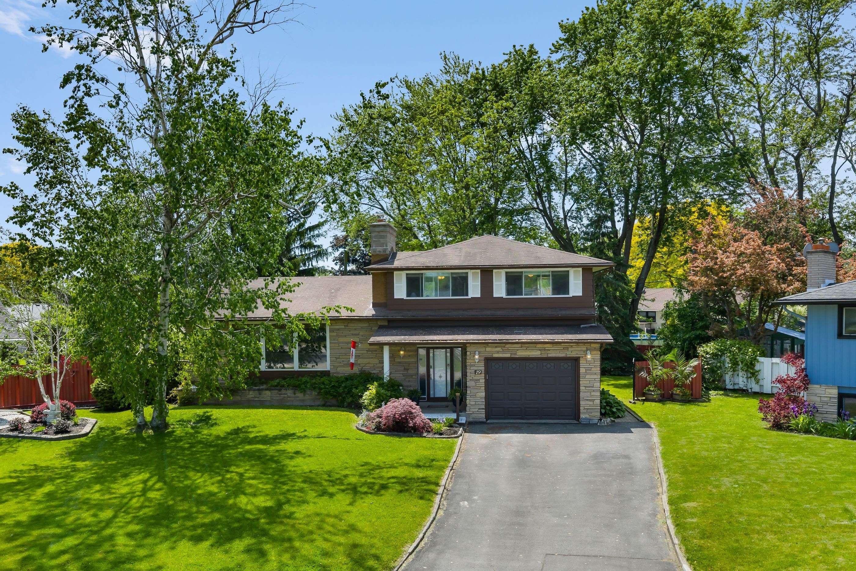 19 Oak CT, Welland, ON L3C 4V1