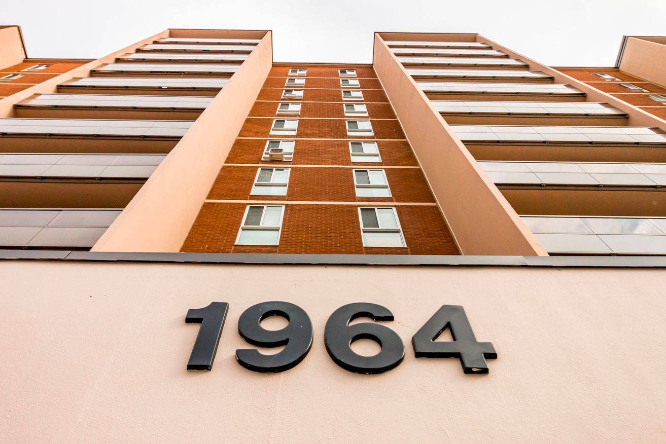 1964 Main ST W #1001, Hamilton, ON L8S 1J5