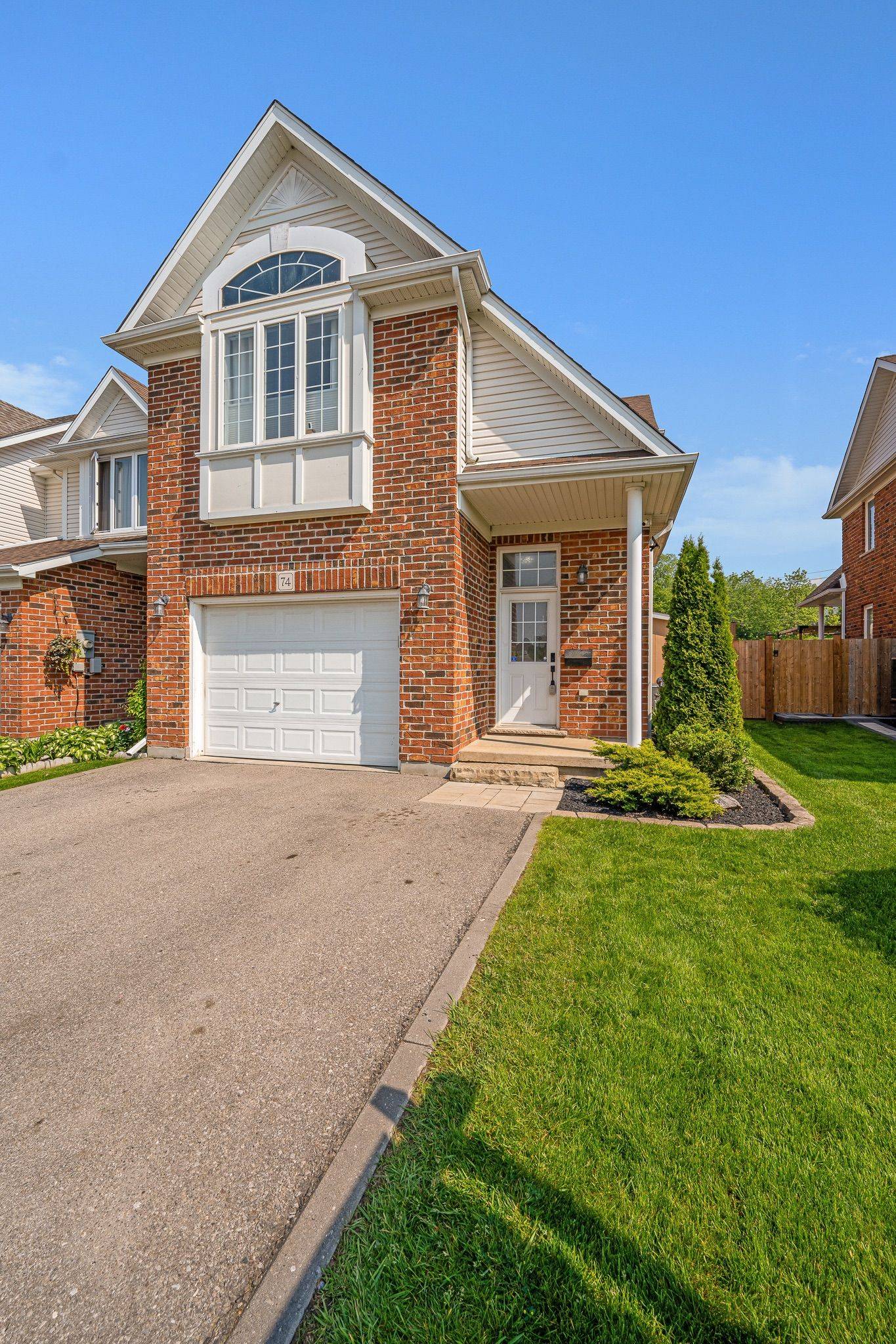 Kitchener, ON N2A 4K4,74 Colton CIR