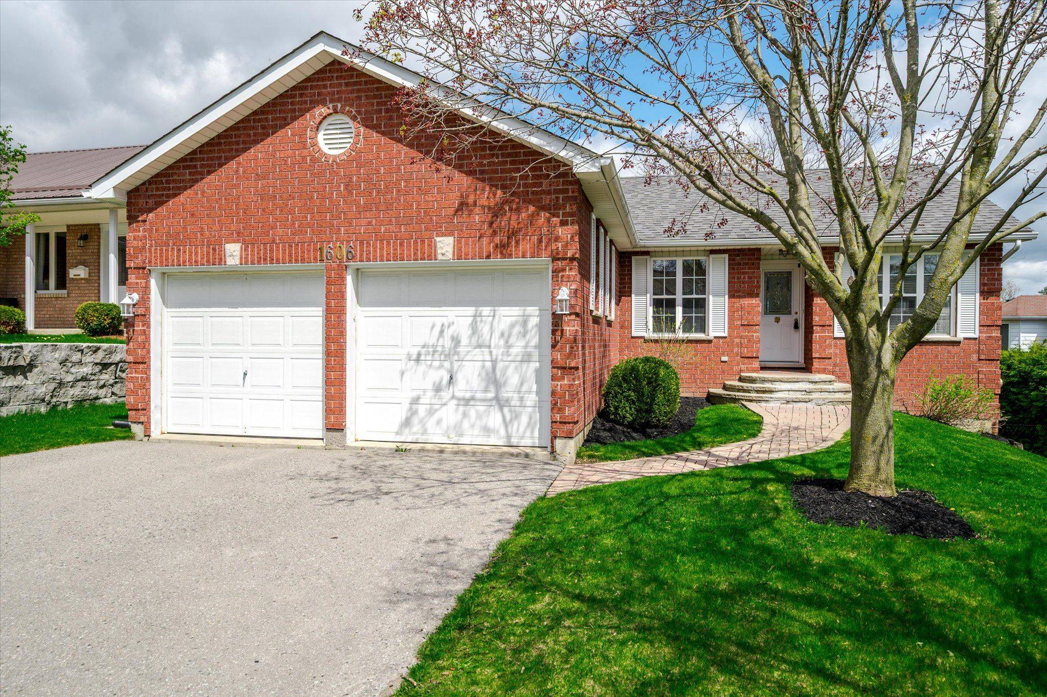 1606 Ramblewood DR, Peterborough West, ON K9K 2C5
