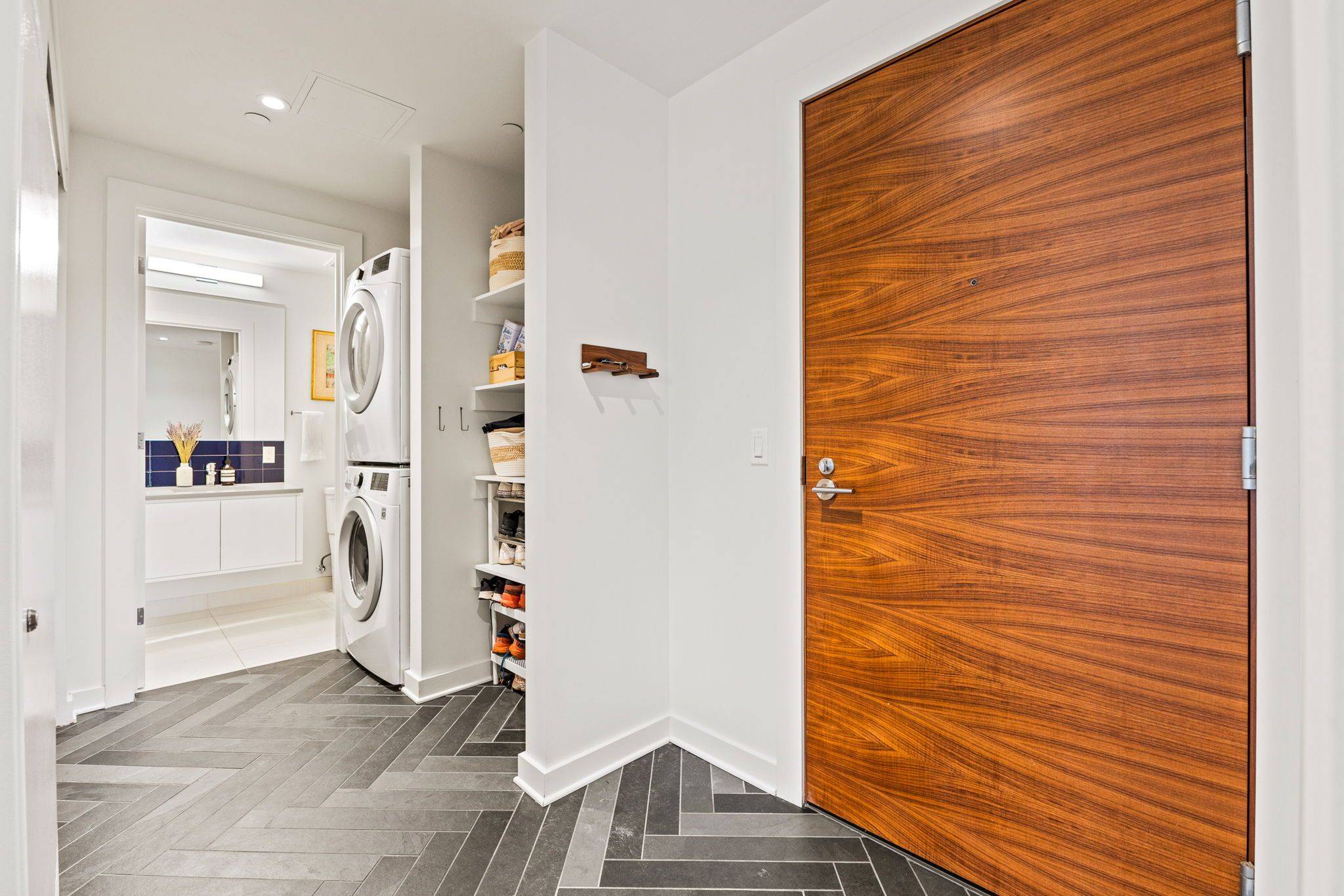 Vanier And Kingsview Park, ON K1L 7Z9,135 Barrette ST #207