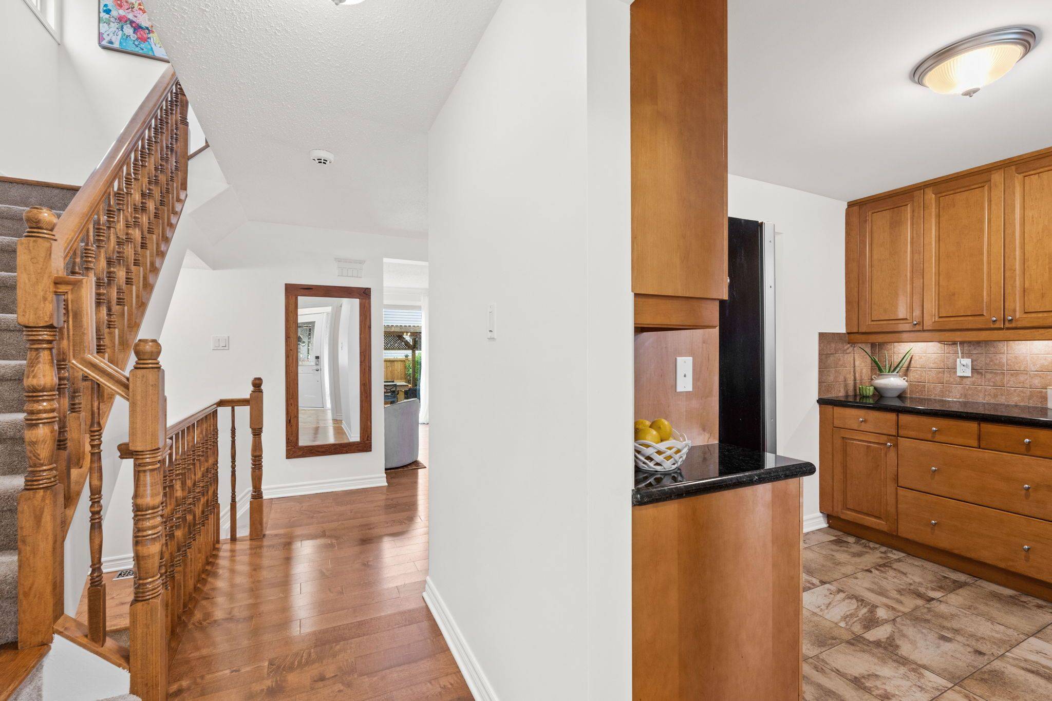 Barrhaven, ON K2J 2B1,19 Berkshire WAY