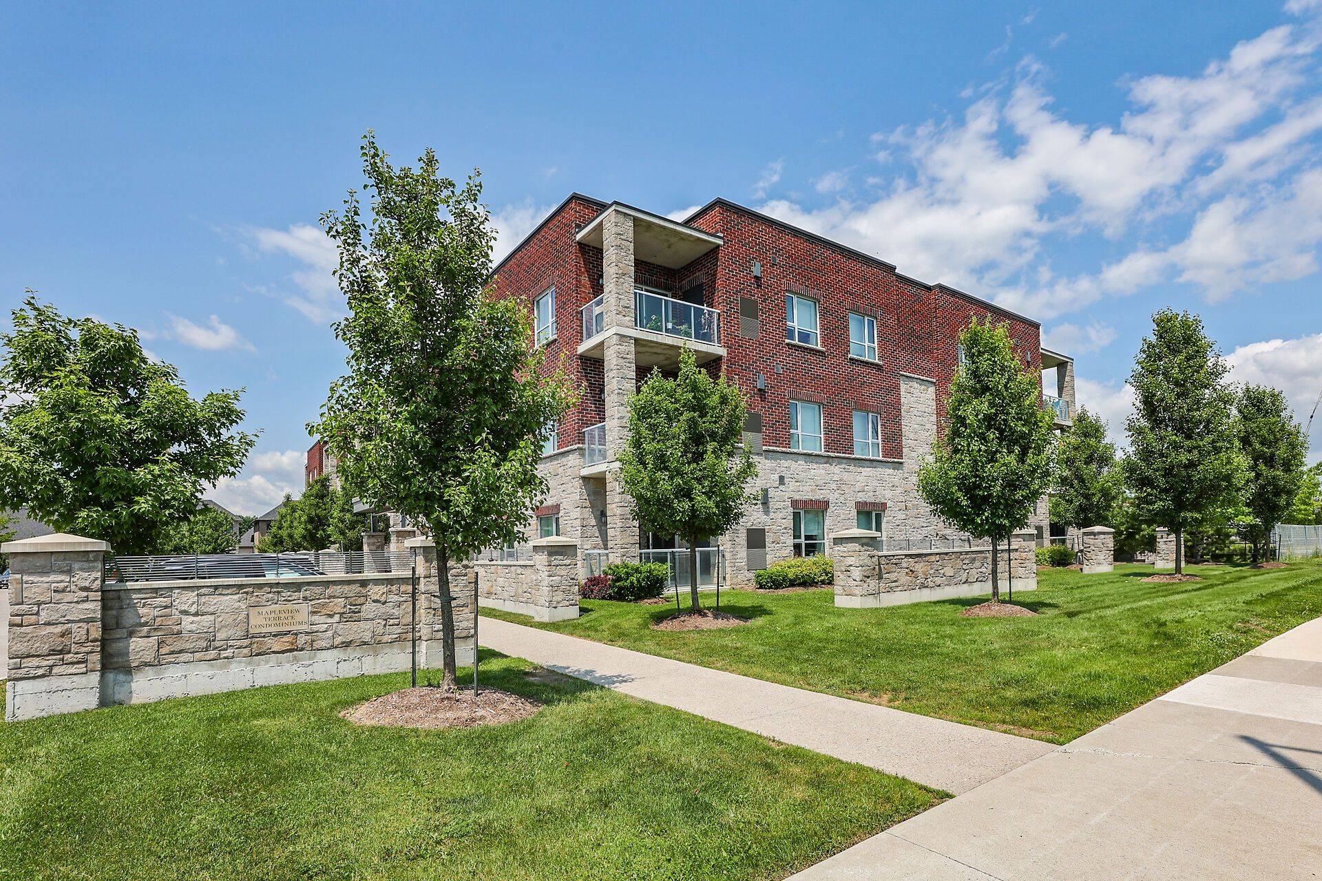 529 South Pelham RD #308, Welland, ON L3C 3C7