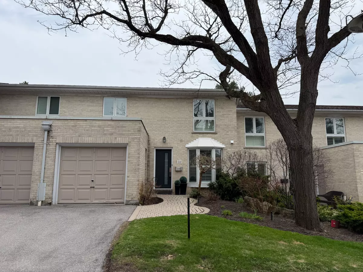 Toronto C12, ON M2L 1P3,33 Proudbank Millway WAY #53