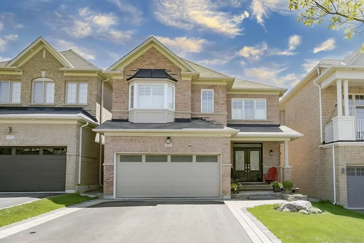 Brampton, ON L6Y 0P2,15 Fallharvest AVE